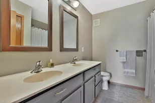 5175 Fairpoint Dr N, Hugo, MN 55038 - Photo 22
