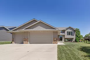 228 Creekside Dr, Eagle Lake, MN 56024 - Photo 2