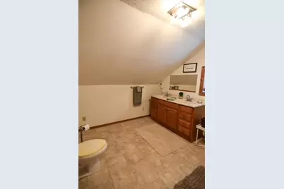 237 Markley Avenue N, Thief River Falls, MN 56701 - Photo 38