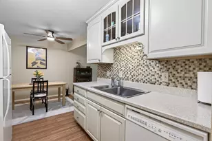 4360 Brookside Ct, Edina, MN 55436 - Photo 10