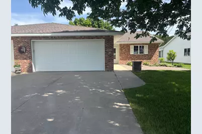 806 28th Avenue SW, Willmar, MN 56201 - Photo 1