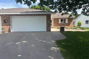 806 28th Ave SW, Willmar, MN 56201 - Photo 1