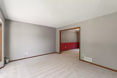 11005 45th Avenue N, Plymouth, MN 55442 - Photo 6