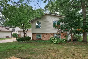 820 86th Ln NW, Coon Rapids, MN 55433 - Photo 2
