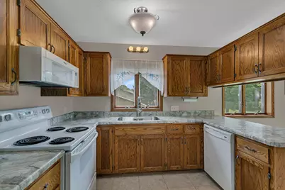 1735 Hazelwood Circle, Saint Cloud, MN 56303 - Photo 8