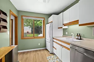 1217 E 10th St, Duluth, MN 55805 - Photo 14