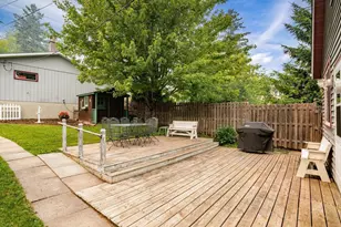 1217 E 10th St, Duluth, MN 55805 - Photo 8