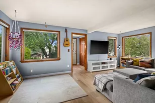 1217 E 10th St, Duluth, MN 55805 - Photo 12