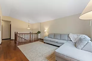 907 Heritage Ct W, Vadnais Heights, MN 55127 - Photo 26
