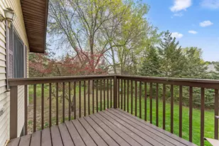 907 Heritage Ct W, Vadnais Heights, MN 55127 - Photo 14