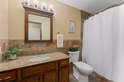 907 Heritage Court W, Vadnais Heights, MN 55127 - Photo 22