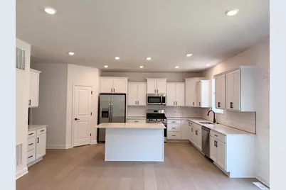 10891 Henslowe Avenue S, Cottage Grove, MN 55016 - Photo 2