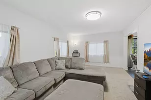 717 Forest St, Kenyon, MN 55946 - Photo 10