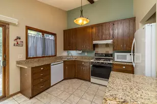 3139 Quarry Ct, Eagan, MN 55121 - Photo 8