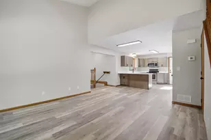 320 Jenny Ln, Owatonna, MN 55060 - Photo 4