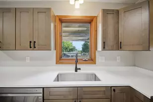 320 Jenny Ln, Owatonna, MN 55060 - Photo 10