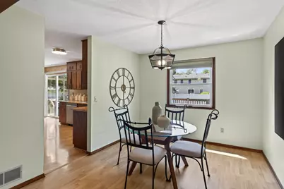 1772 Eldridge Avenue W, Roseville, MN 55113 - Photo 4