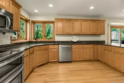 10900 Alison Way, Inver Grove Heights, MN 55077 - Photo 8