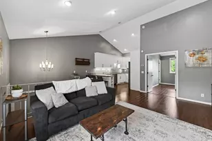 834 Seal St, Saint Paul, MN 55114 - Photo 2