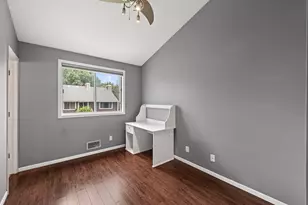 834 Seal St, Saint Paul, MN 55114 - Photo 16