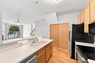 17973 Cobblestone Way, Eden Prairie, MN 55347 - Photo 4