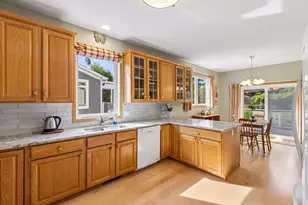 810 Monet Ct, Mendota Heights, MN 55120 - Photo 10