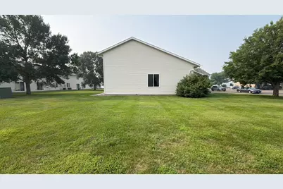 1516 Dublin Court, Shakopee, MN 55379 - Photo 16