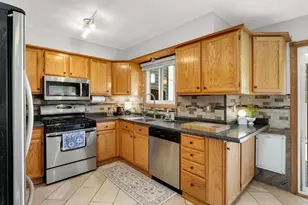 936 Monterey Ct S, Shoreview, MN 55126 - Photo 10