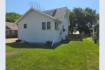 729 4th Avenue, Brewster, MN 56119 - Photo 2