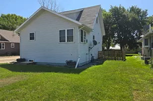 729 4th Ave, Brewster, MN 56119 - Photo 2