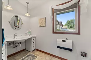 1040 Miles Dr, Worthington, MN 56187 - Photo 10
