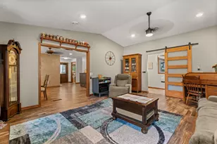1040 Miles Dr, Worthington, MN 56187 - Photo 8