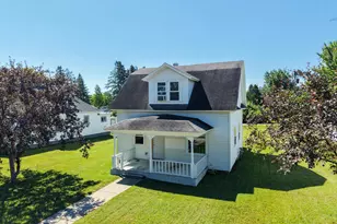 313 Minnesota Ave E, Sebeka, MN 56477 - Photo 2