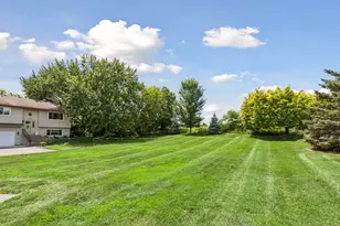 3811 Windcrest Ct, Eagan, MN 55123 - Photo 34