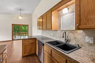 3811 Windcrest Ct, Eagan, MN 55123 - Photo 12