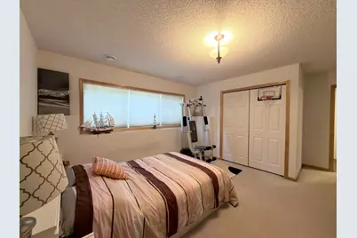 13705 54th Avenue N, Plymouth, MN 55446 - Photo 8