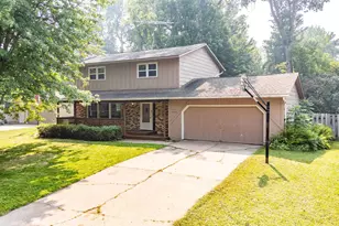 1621 12th Ave SE, Saint Cloud, MN 56304 - Photo 2
