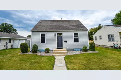 417 Kendall Avenue S, Thief River Falls, MN 56701 - Photo 2