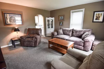 417 Kendall Avenue S, Thief River Falls, MN 56701 - Photo 6