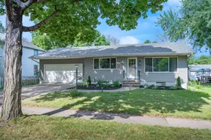415 N Fremont St, River Falls, WI 54022 - Photo 2