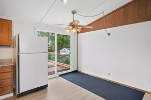 1582 3rd St E, Saint Paul, MN 55106 - Photo 10
