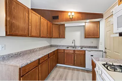 1582 3rd Street E, Saint Paul, MN 55106 - Photo 14