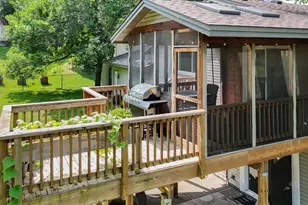 8944 Darnel Rd, Eden Prairie, MN 55347 - Photo 18