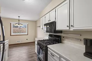 7023 146th St Ct, Apple Valley, MN 55124 - Photo 2