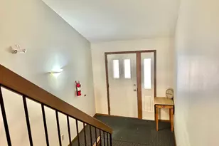 18462 Creeks Bend Dr, Minnetonka, MN 55345 - Photo 2