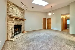 18462 Creeks Bend Dr, Minnetonka, MN 55345 - Photo 6