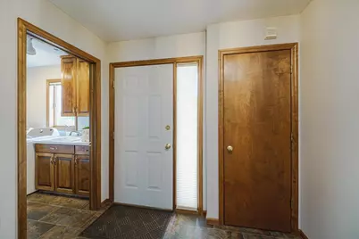 1060 Dennis Street S, Maplewood, MN 55119 - Photo 6