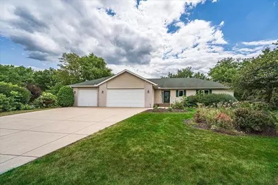 1060 Dennis Street S, Maplewood, MN 55119 - Photo 4