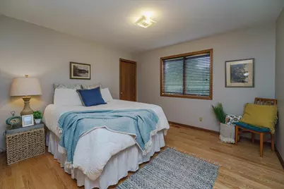 1060 Dennis Street S, Maplewood, MN 55119 - Photo 30