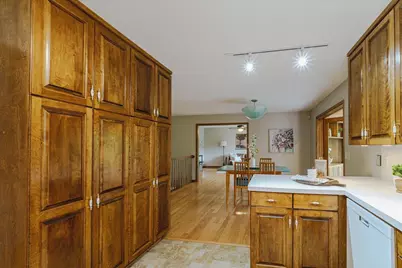 1060 Dennis Street S, Maplewood, MN 55119 - Photo 14